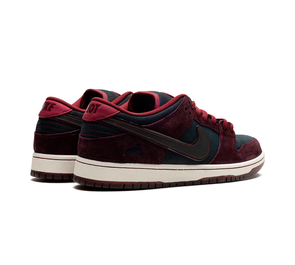 Nike SB Dunk Low - Riot Skateshop