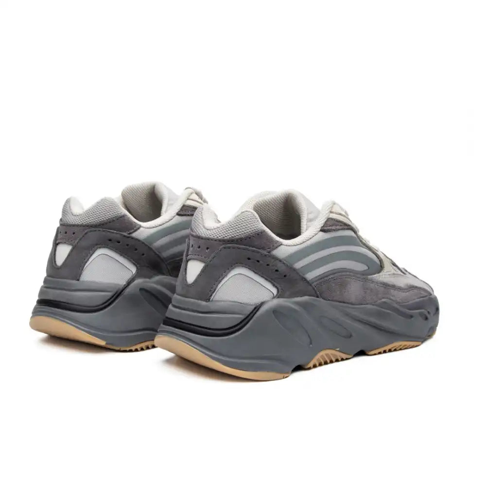  Yeezy-Boost-700