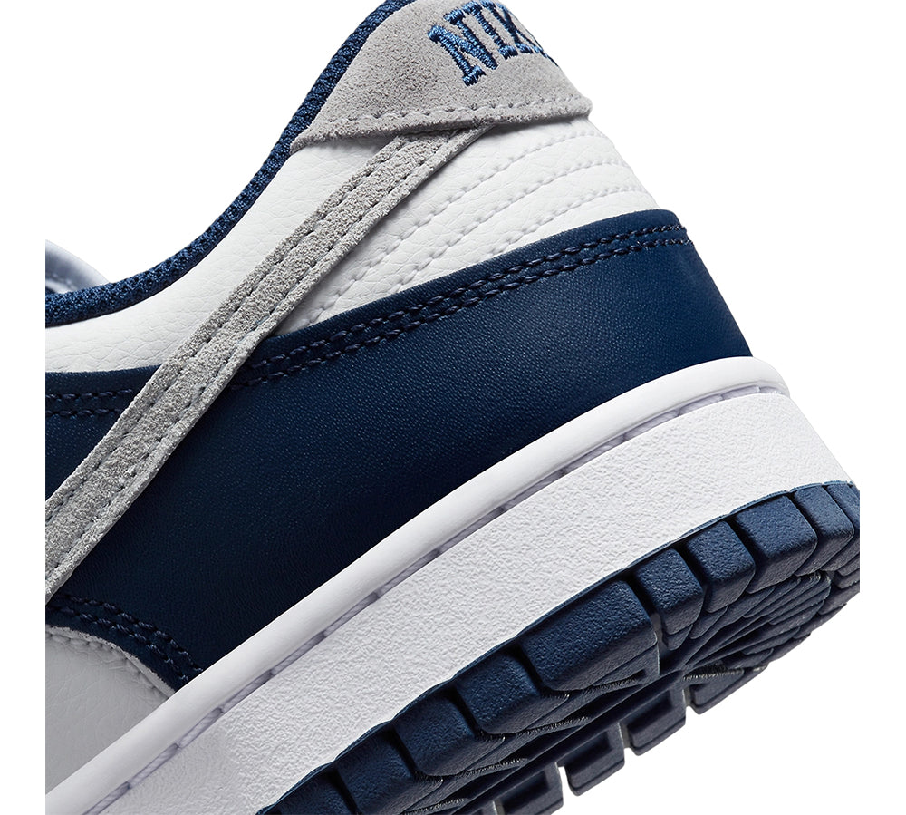 Nike Dunk Low - Summit White Midnight Navy