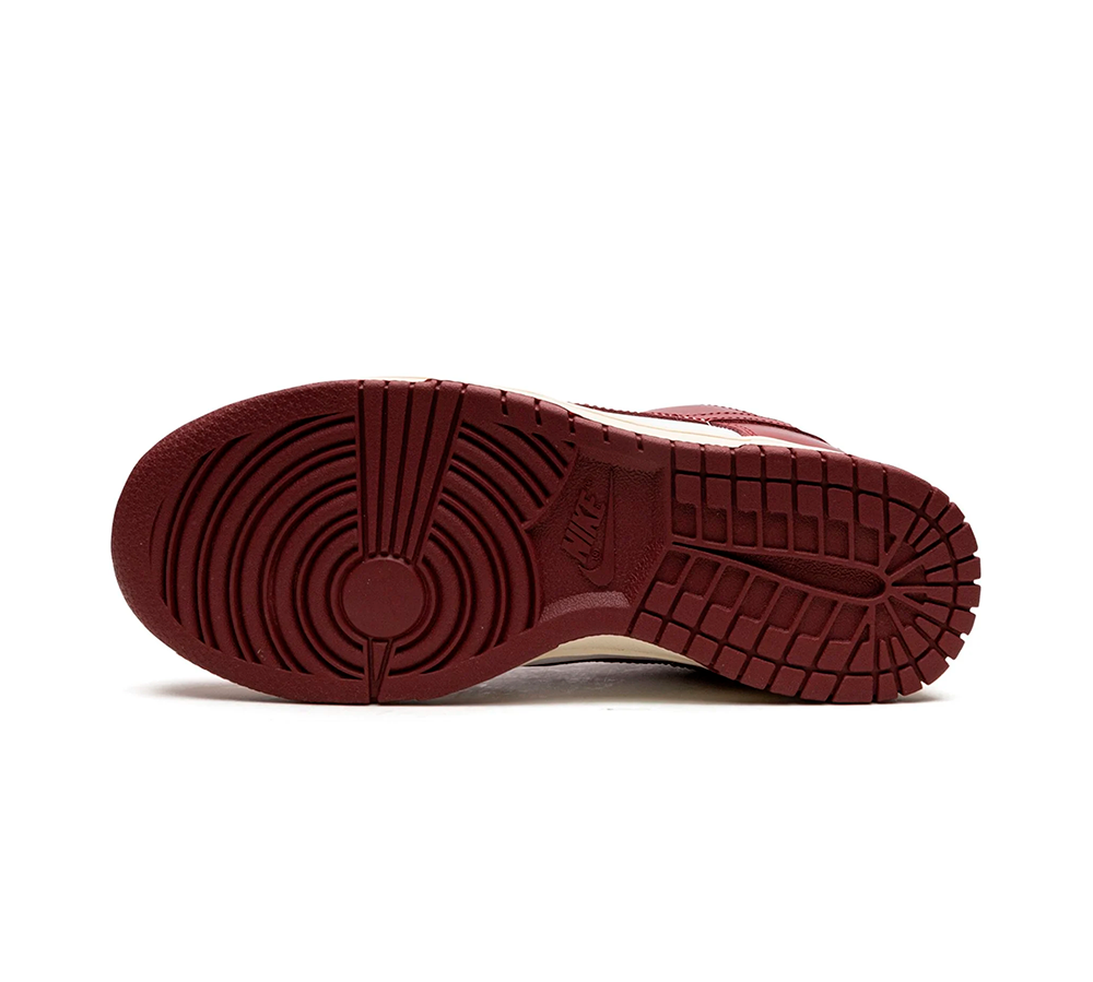 Nike Dunk Low PRM - Vintage Team Red