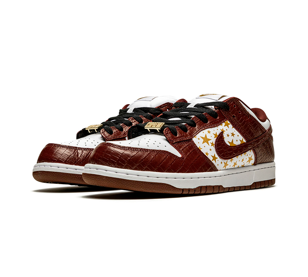 Nike SB Dunk Low - Supreme Stars Barkroot Brown