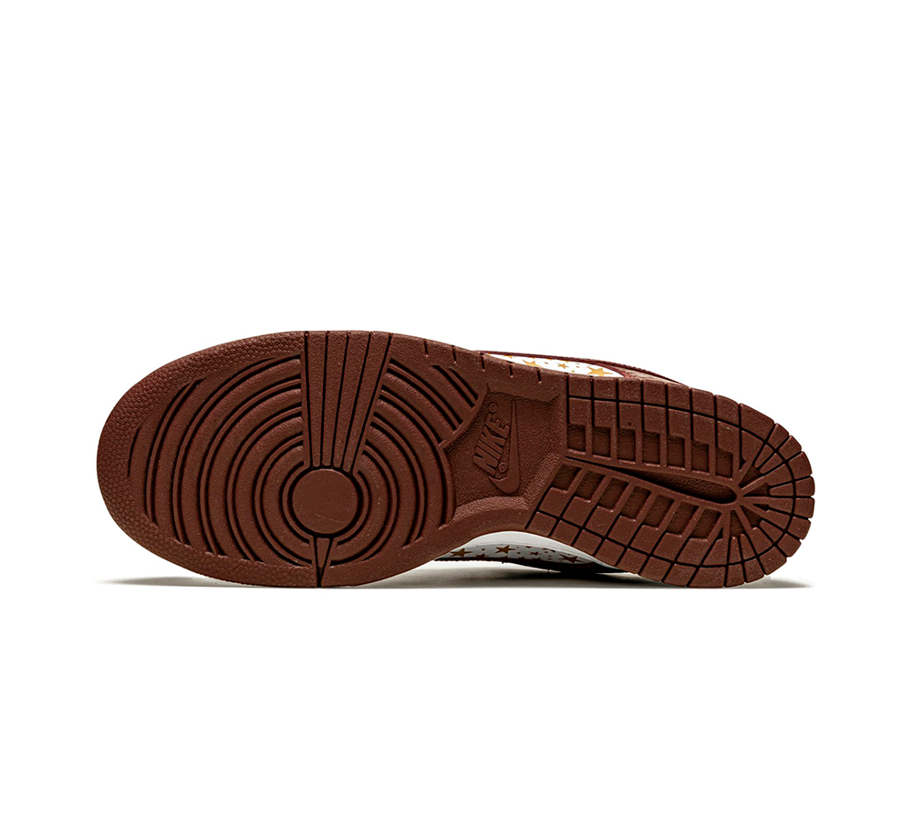 Nike SB Dunk Low - Supreme Stars Barkroot Brown