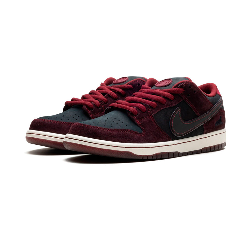 Nike SB Dunk Low - Riot Skateshop
